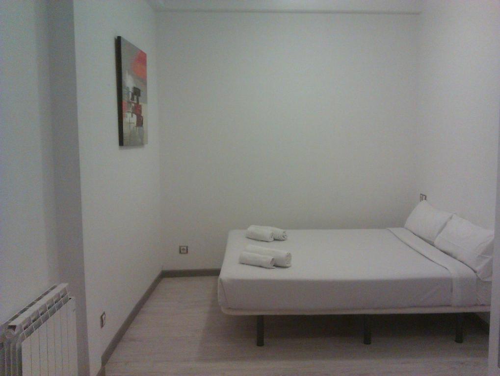 Km1 Amparo Apartments Madrid Rum bild