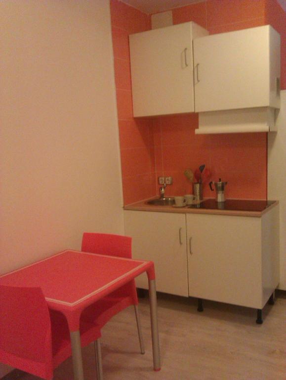 Km1 Amparo Apartments Madrid Rum bild